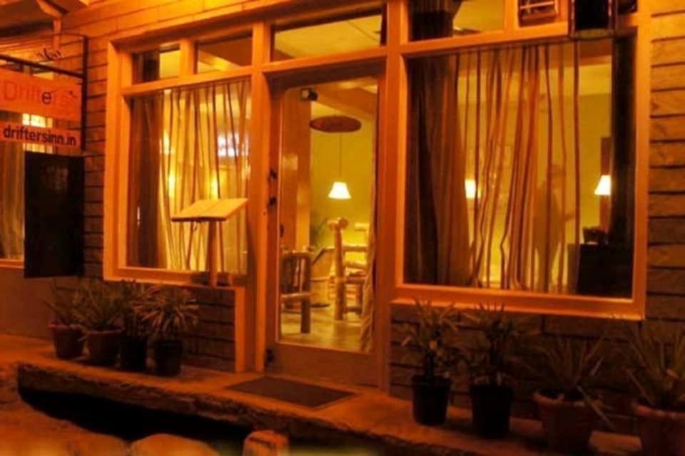 Drifter'S Inn & Cafe มะนาลี ภายนอก รูปภาพ